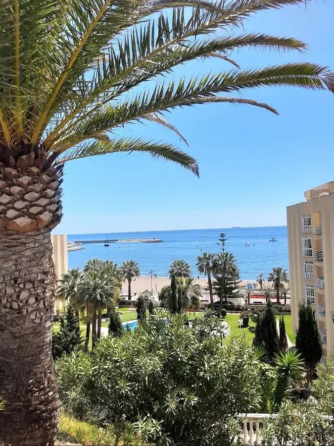 Front Beach And Swimmingpool In Benalmadena Costa Appartement